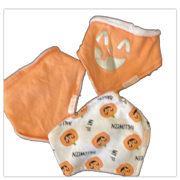 5 piece Halloween Thanksgiving one piece 3 Halloween pumpkin bibs and a onesie - Picture 7 of 14